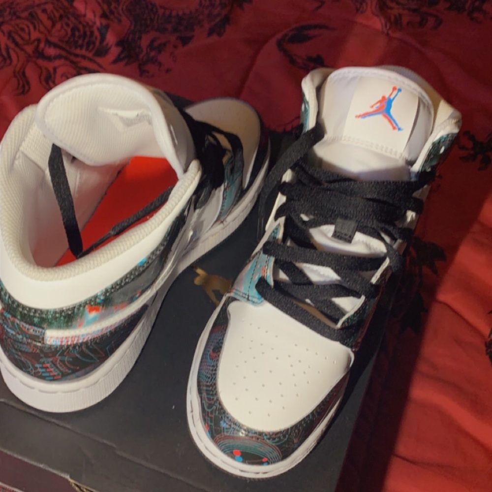 Jordan 1s 6.5Y never worn BRAND NEW with box